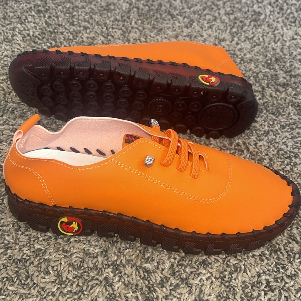 NEW unisex orange shoes size womens 5.5 USA / 36 Euro